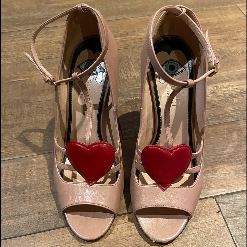Gucci pumps
